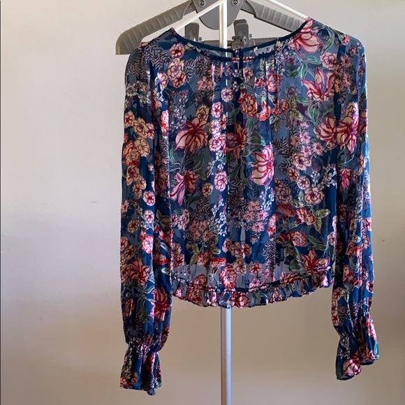 FL&L Flora Button Back Blouse - Picture 3 of 8